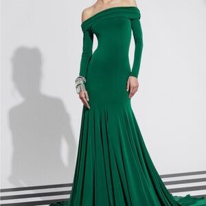 Alice + Olivia Green Off-Shoulder Long Sleeve Dress